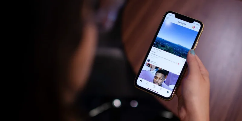 anuncios de instagram en un movil