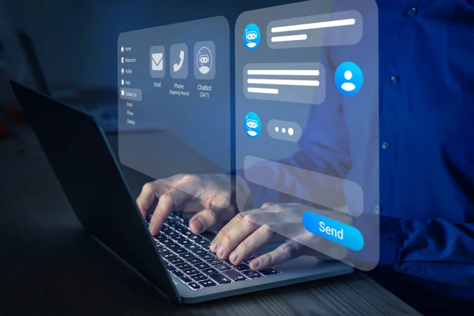 hombre escribiendo en laptop con hologramas de inteligencia artificial
